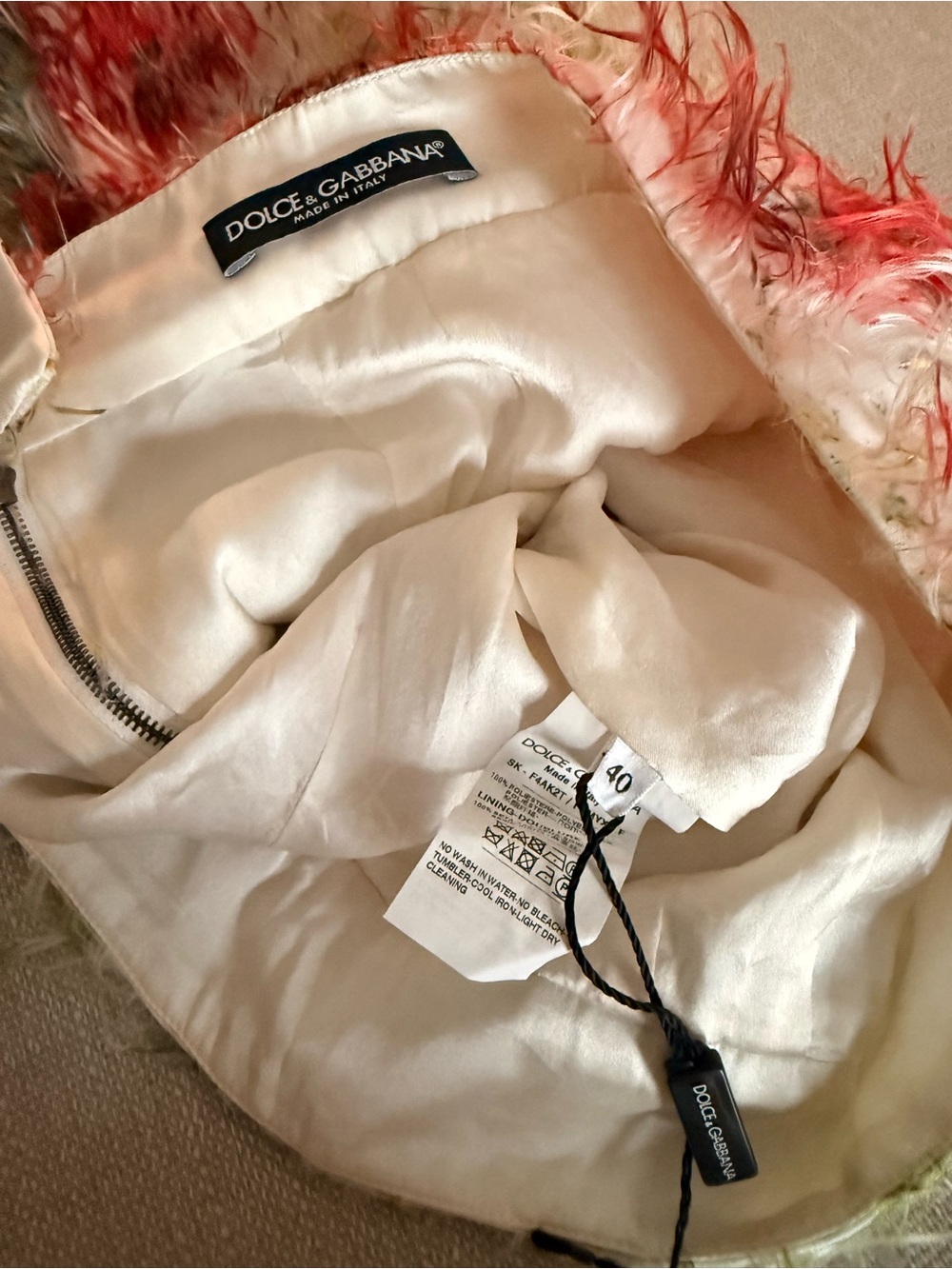 Dolce & Gabbana White Faux-Fur Mini Skirt with Red Floral - Picture 5 of 5